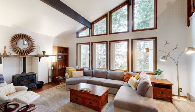 3-story home with private deck, bar & entertainment room, & W&D