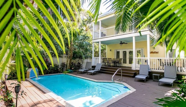 4 Bedroom 3 Bathroom Sanctuary Villa W/Private Pool & 35ft dock upon request