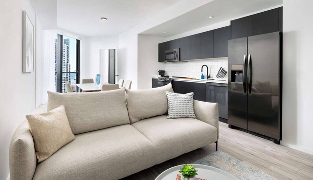 4 Units, Ocean View One Bedroom Suite with King Bed at The Elser Hotel Miami