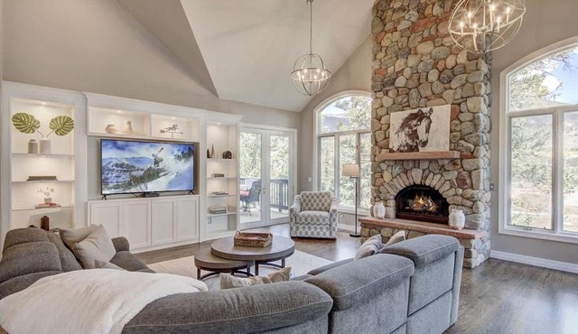 5 Ski Resorts within 16 Miles - Salt Water Hot Tub