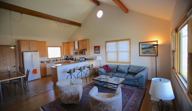 Architect's upscale home near HIstoric Downtown