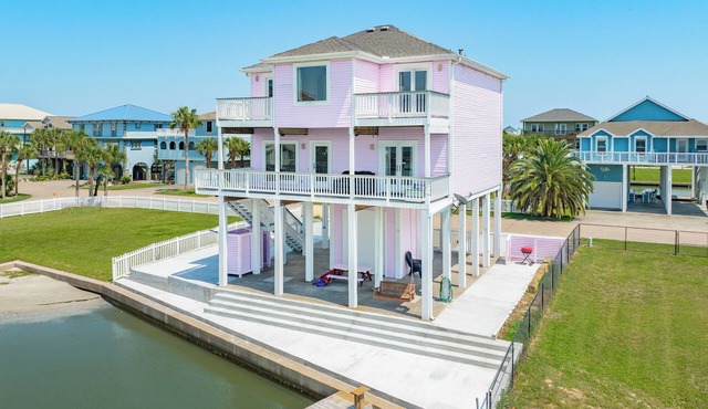 Bayfront Home w/Private Dock, 3 Decks, 1 mi from Beach, Great Fishing & Birding