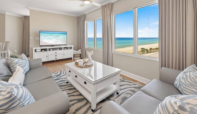 BEACHFRONT + Beach Chair SERVICE Near PIER PARK! 2BR 2 BA - 2 King Beds