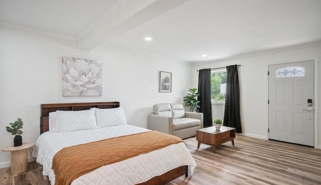 Cashmere Private Studio Cozy Chic Escape