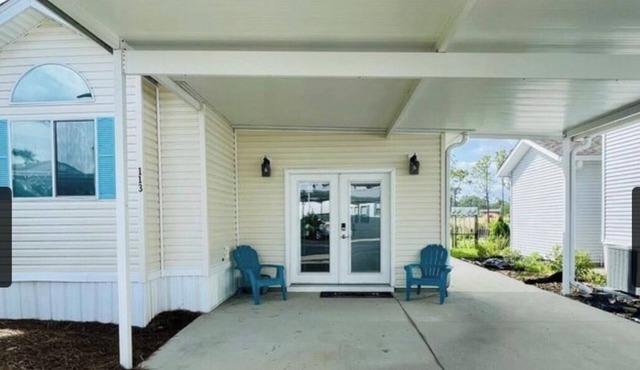 Charming 3-bedroom 2 -bath cottage in gorgeous Panama City Beach, FL.