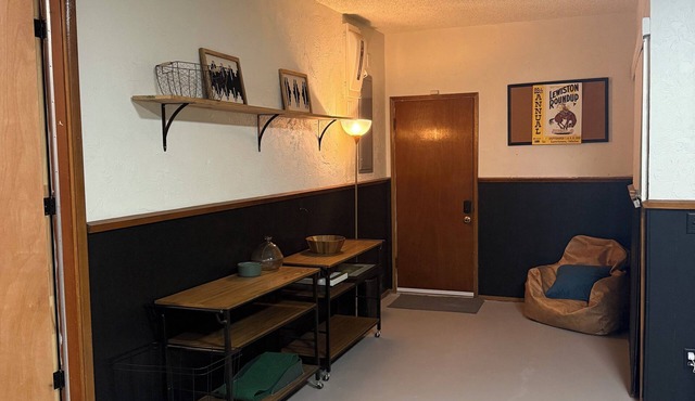 Charming 4-bedroom farmhouse in Pendleton! Close to downtown, room for everyone!