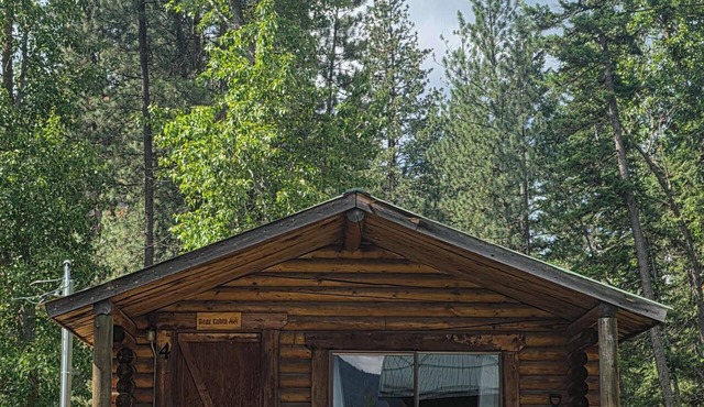 Charming studio cabin outside of Plains, a small mountain town.