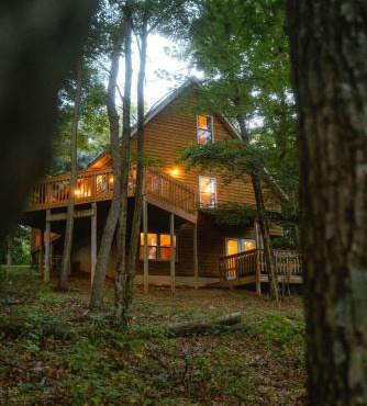 Cheerful Two Bdrm Cabin with Hot Tub & Pet Friendly