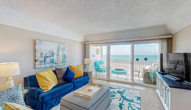 Chic and comfortable Gulf front condo snowbird and dog friendly pool beaches