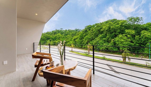 Chic Second Level 2BR | Beach & Town Nearby