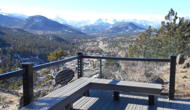 Cloud 9- Hot Tub! Breathtaking Views! Close to town & RMNP Quiet & Serene