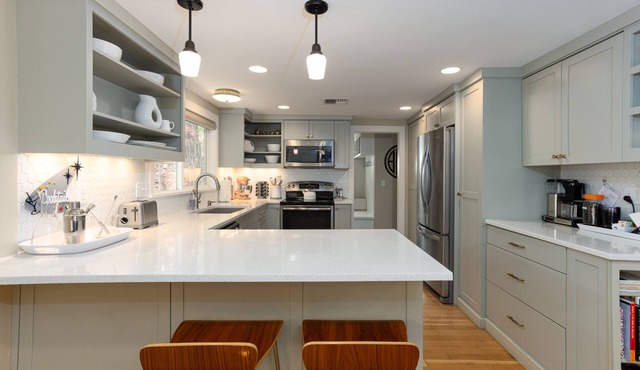 Contemporary Chic Cottage │Downtown Historic District │Hot Tub │Gourmet Kitchen