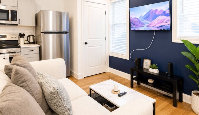 Cornhill Apt w FreeParking Kitchen W+D.