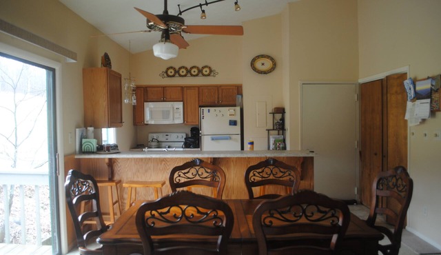 Devil's Knob Mtn. condo on golf course with views of Shenandoah Valley