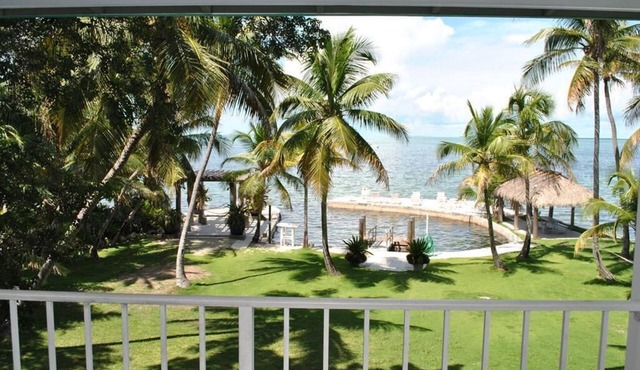 Experience the beauty of Islamorada in this 2BR upper-level with stunning water views.