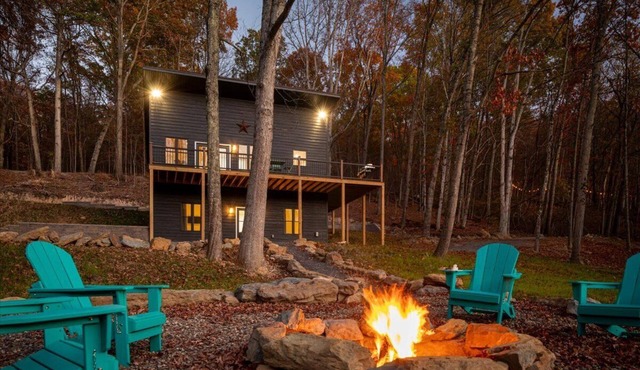 Family Friendly Modern Cabin w/Hot Tub, Fire Pit & EV Charger - Lost River WV