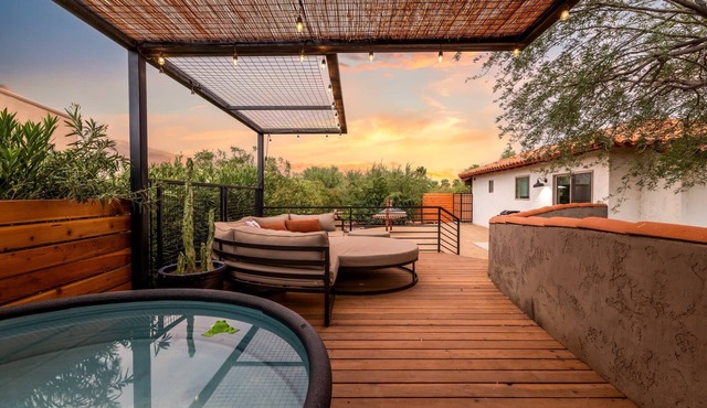 Four Peaks Views, Cowboy Tub & Private Deck
