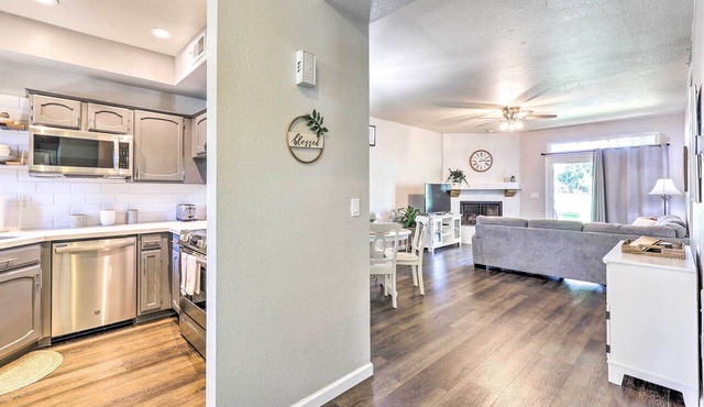 Golf Course Views & Pool Access: Glendale Condo!