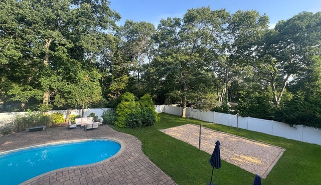 Hampton Gem: Heated Pool, BBQ, 5 Min to the Beach