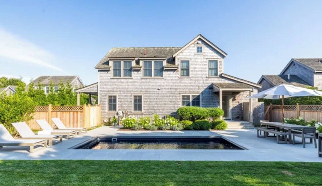 Immaculate Surfside 4 Bedroom Home with Private Pool, Tennis,