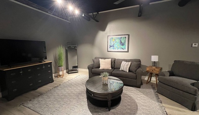 Kickapoo Apartments, Unit #5 | Modern apartment in Wichita Falls