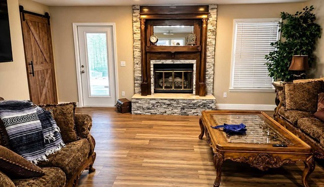 Lake Eufaula Escape | Pool Table & Game Room