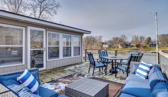 Lake Freeman Gem w/ a Beautiful Sunset View!