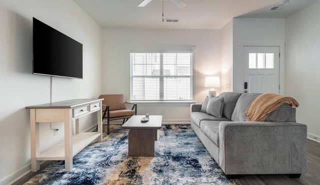 Landing | Incredible 2BD, Gym, Pool