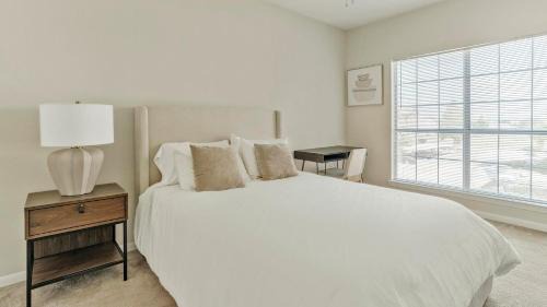 Landing Stunning 1BD Game Room Clubhouse