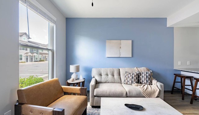 Landing | Stunning 2BD, Pool, Game Room