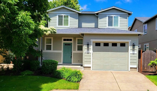 Large, modern, centrally-located and pet friendly home