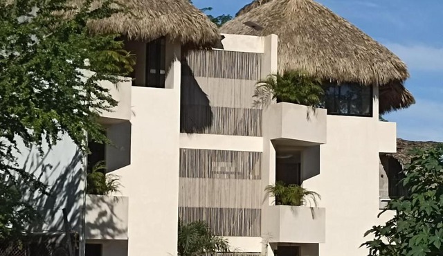 Loft with private pool 5 min walk to the beach