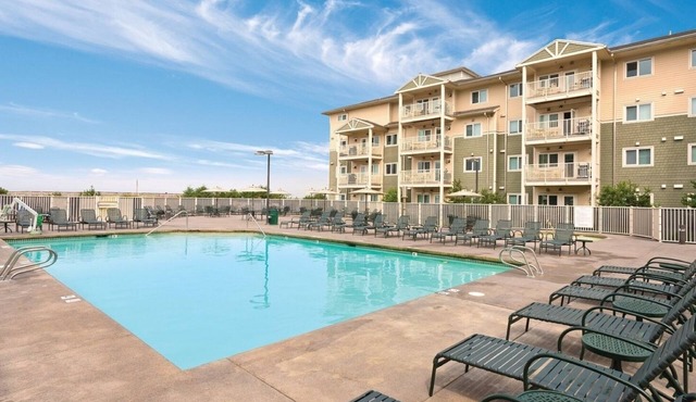Long Beach WA | Coastal Retreat Stay | Pool + Hot Tub | 2BR