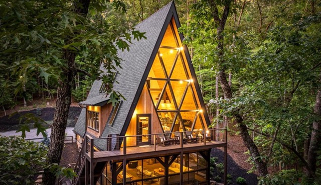 Luxe A-Frame Lodge Golf Hot Tub Blue Ridge
