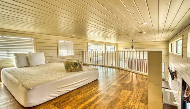 Luxe Canyon-View Retreat w/Balcony & BBQ Near Montezuma Castle