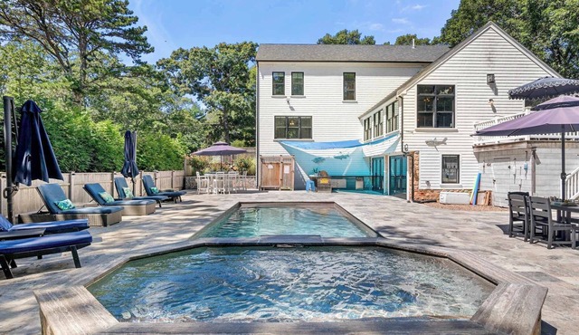 Luxurious Escape, Pool, Hot Tub, Game Room!