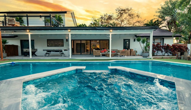Luxury Oasis Pool, Pickleball & BBQ/10 min Zoo