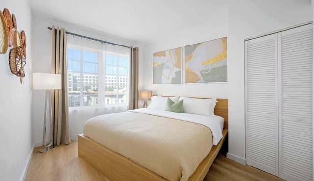 Oceanfront Junior 2BR APT on Ocean Drive