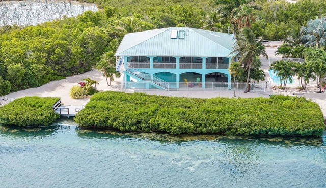 Oceanfront Seclusion, Oceanfront with pool