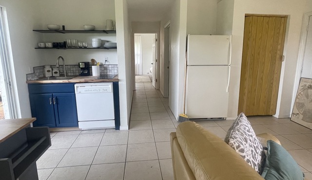 Peaceful and private cottage on 20 acre farm 20 minutes from WEC 10 min to HITS