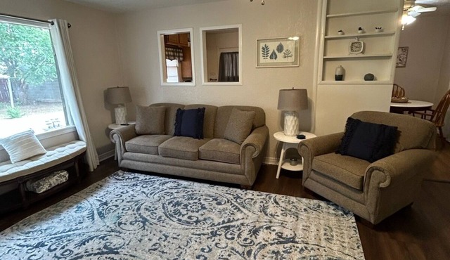Perfect 2-bedroom house with AC in charming Clovis