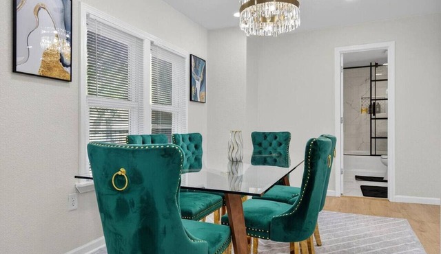 Pet Friendly, King Suite, Backyard, BBQ