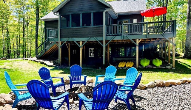 Pet-Friendly Lakeside Cabin Ideal for a Family Getaway in Wisconsin
