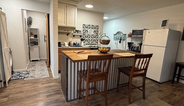 Private Entrance Guest Suite Apartment