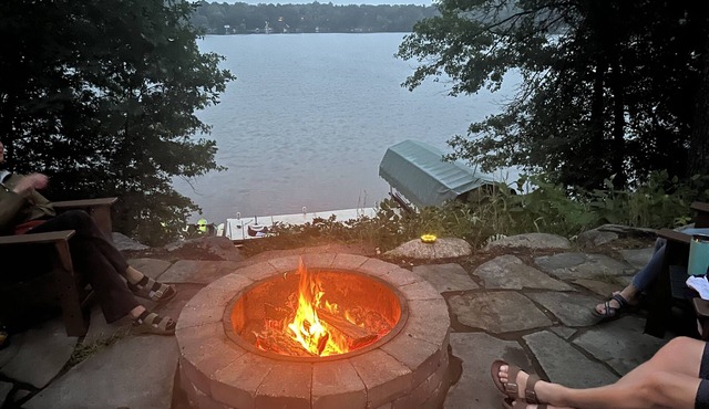 Private Lakeside Retreat, perfect for families!