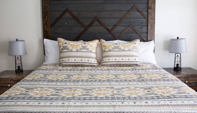 Queen Room: Rustic Stay by Continental Divide
