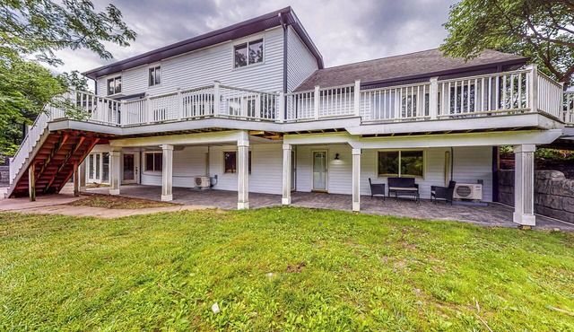 River Access! Couples Retreat on Working Homestead