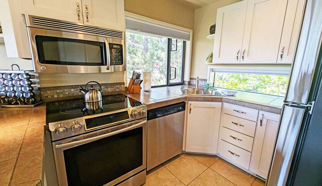 River Ridge 423A - Scenic Views and Cozy Comfort at Mt. Bachelor Village
