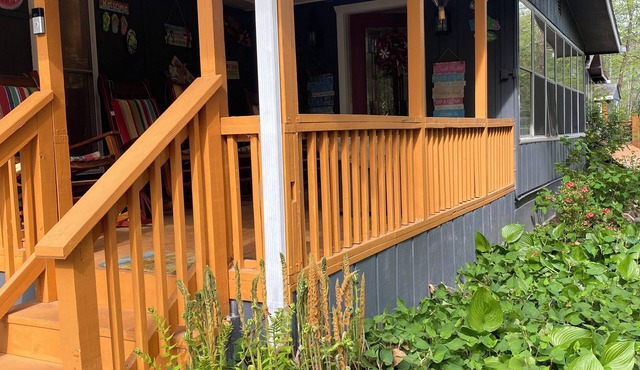 River Soundscapes Retreat! Pet Friendly. Aska Adventure Area! 10 minutes to town