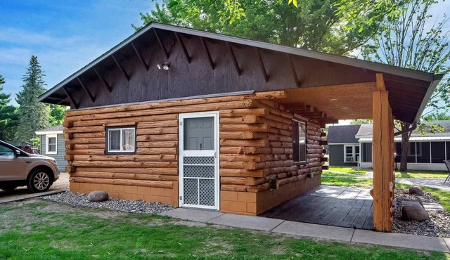 Riverfront Buck Cabin #6 with Private Dock